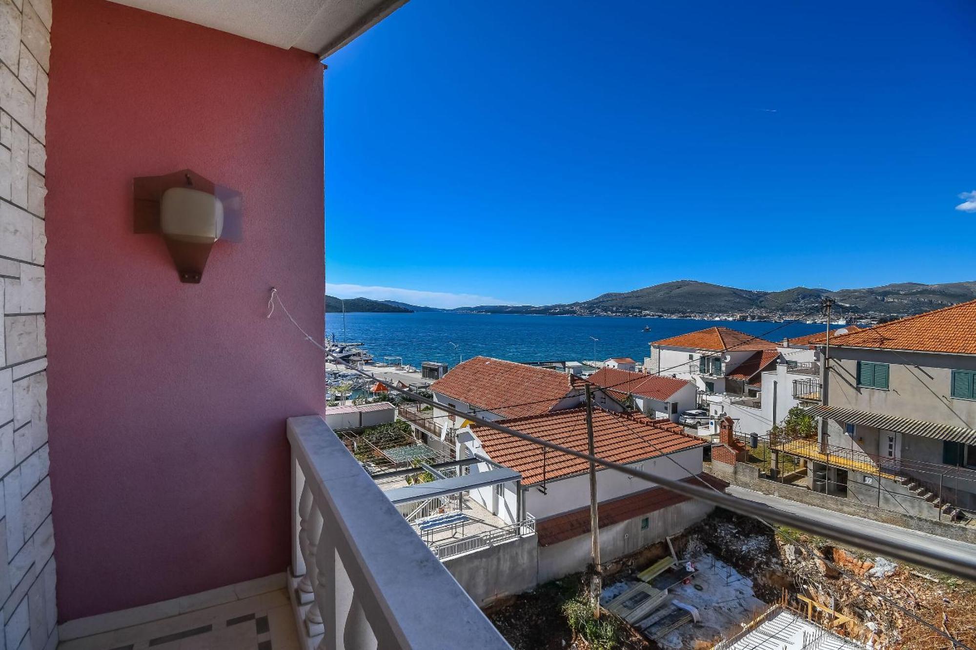 Apartments Anna Trogir Eksteriør bilde